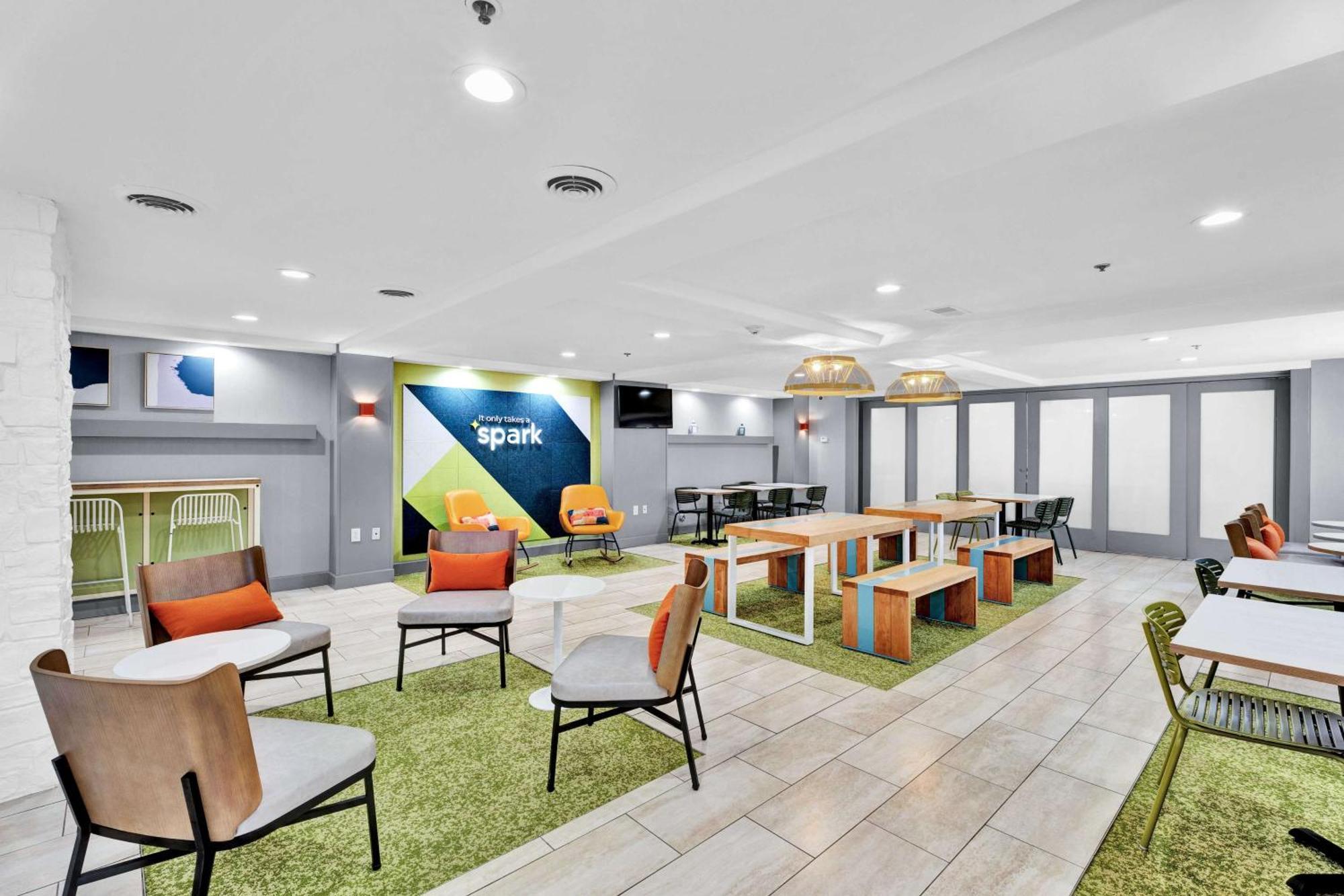 Spark By Hilton Plymouth Buitenkant foto