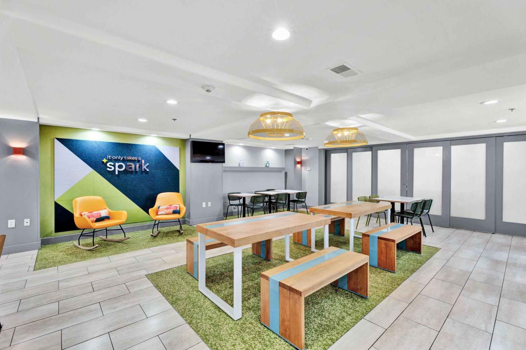 Spark By Hilton Plymouth Buitenkant foto